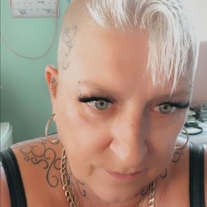 Meet your Posher, Beveeley